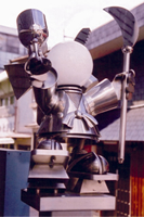 �ό��{�݂̈�� �ٌc�̃��j�������g ���̕����̓��C�g